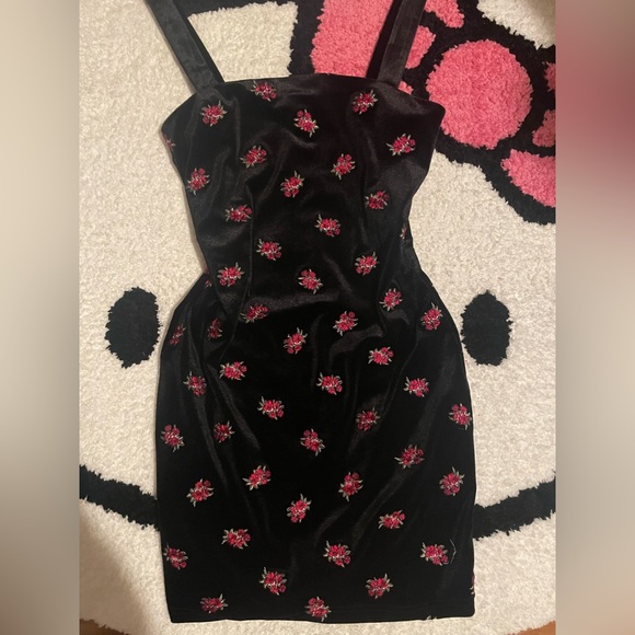 Forever 21 Black and Red Dress Size S💕 - Picture 2 of 4